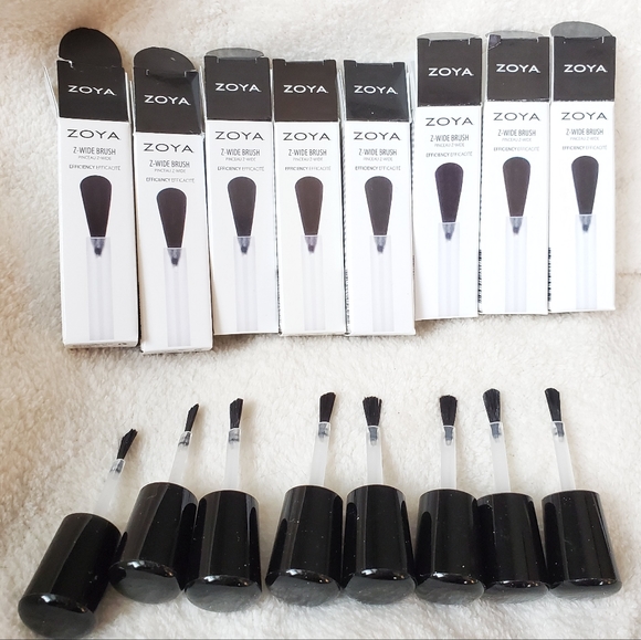 Zoya Makeup Nib New In Box 24 Zoya Zwide Brushes Poshmark